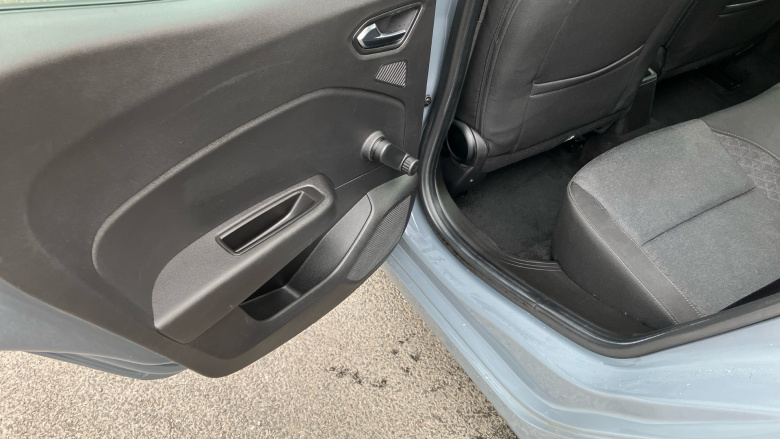 Renault Clio 1.0 TCe 100 Play 5dr Petrol Hatchback